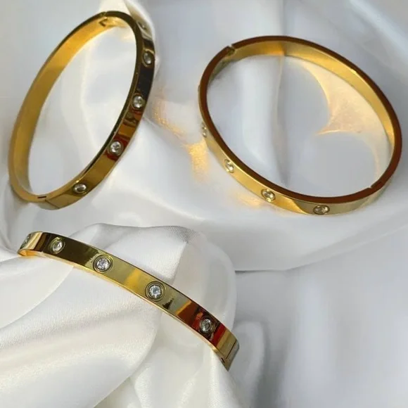 GP Classic Bangle Bracelet - Picture 4 of 4